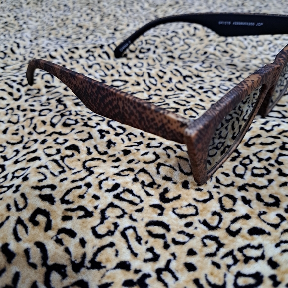 🌈NWOT SNAKE PRINT CAT EYE SUNGLASSES - Picture 2 of 4